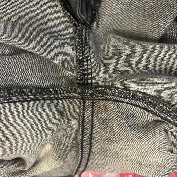 Flying Monkey Grey Distressed-Wash Skinny Jeans - Size 26 - Picture 11 of 11
